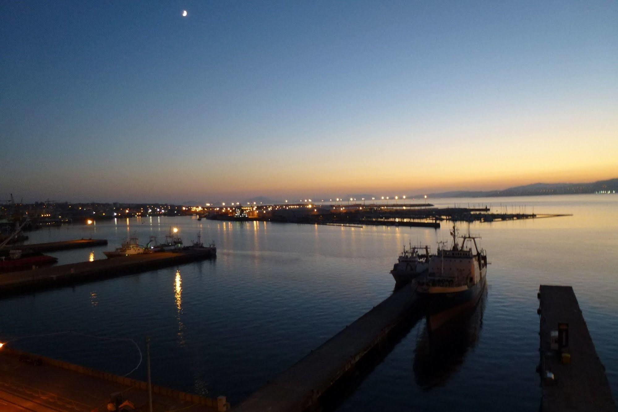 Hotel Aguila Vigo Bagian luar foto